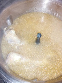 Una foto de Caldo de cocido con Monsieur Cuisine plus