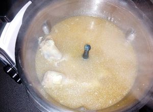 Una foto de Caldo de cocido con Monsieur Cuisine plus