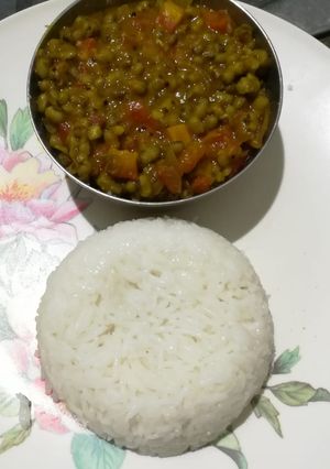 A picture of Carrot moong sabji with rice.
