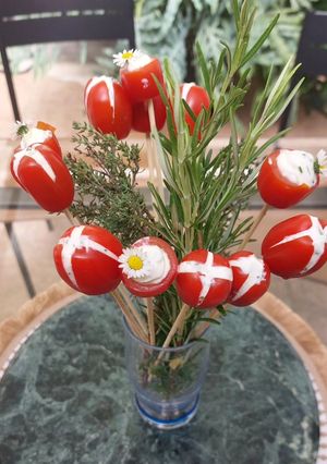 Une photo de Fleurs de tomates cerise