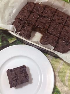 Hình của món Bánh Brownie yến mạch đỗ đen đậu đỏ.
