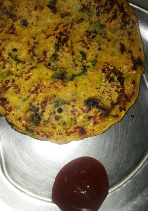 A picture of Besan ka chilla.