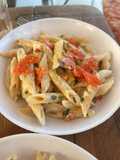 Penne panna e salmone in pentola “atomica” in barca