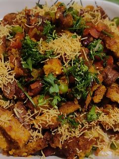 चटपटीत ब्रेड (chatpatit bread recipe in marathi) रेसिपी चे मुख्य फोटो