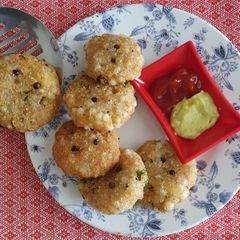 A picture of Sabudana faces.