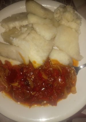 A picture of Yam & sauce.