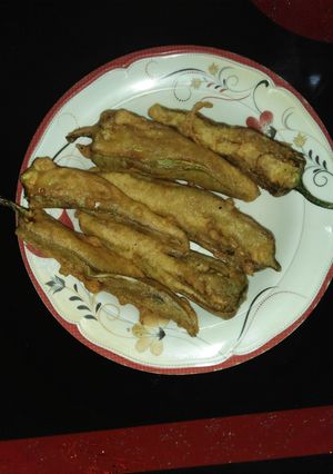 A picture of Hari mirch ke pakore Ramadan special by sunaira younus.