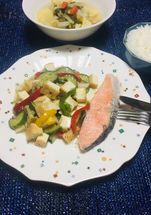 Una foto de Zapallitos Verdes con Tofu Frito y hongos!