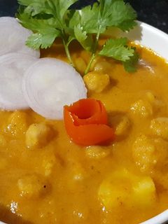 છોલે ચણા (Chole Chana Recipe In Gujarati) રેસીપી મુખ્ય ફોટો