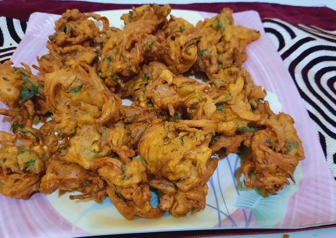 Piyaz palak ke pakoray