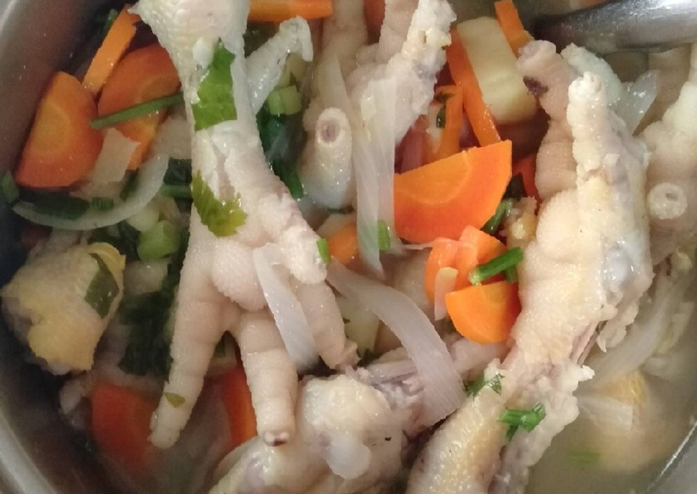 Sup sayur ceker ayam