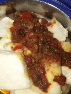 A picture of Boiled yam and sauce.