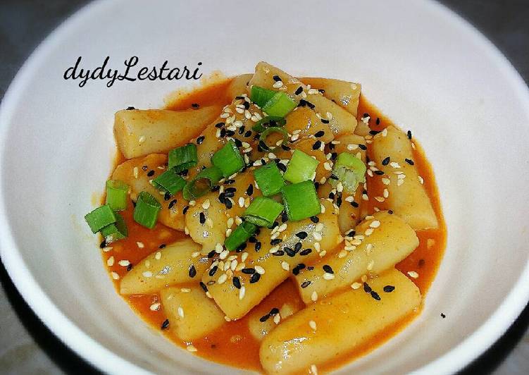 Tteokbokki (Kue Beras a la Korea)