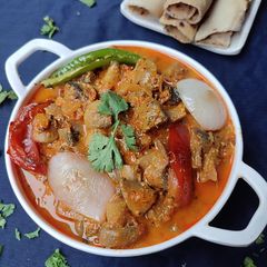 A picture of Mushroom Do Piyaza.