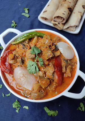 A picture of Mushroom Do Piyaza.