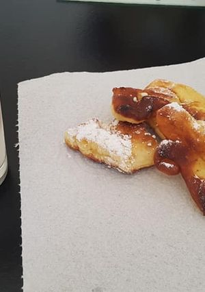 Une photo de Bugnes (toute mon enfance, recette de famille)