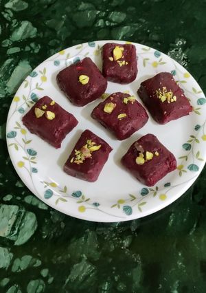 A picture of Beetroot Burfi.