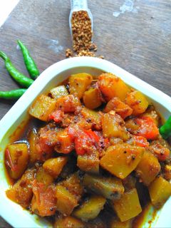कद्दू टमाटर की सब्जी (kaddu tamatar ki sabzi recipe in Hindi) रेसिपी मुख्य फोटो