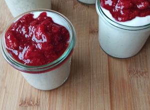 Une photo de Tapioca coco à la compotée de fraises