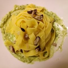 A picture of Fettuccine with mushrooms, Basil and goat's cheese.