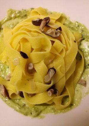 A picture of Fettuccine with mushrooms, Basil and goat's cheese.