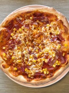 Vékony, ropogós pizza recept fotója
