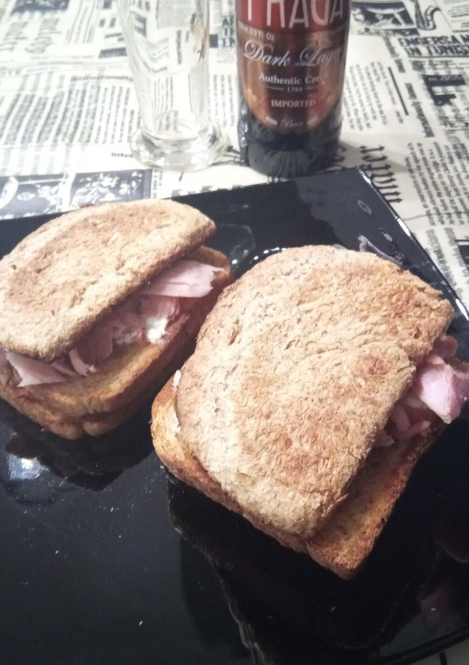Una foto de Sándwich Integral de Lacón a la Plancha con Cottage Cheese