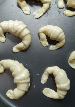 Una foto de Medialunas de manteca (sin hojaldre). Fáciles y económicas 💕🥐