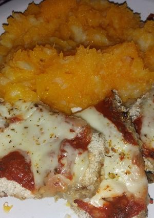Una foto de Milanesa de berenjena a la napolitana
