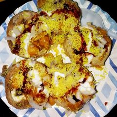 A picture of Dahi Puri.