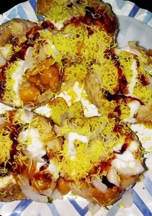 A picture of Dahi Puri.