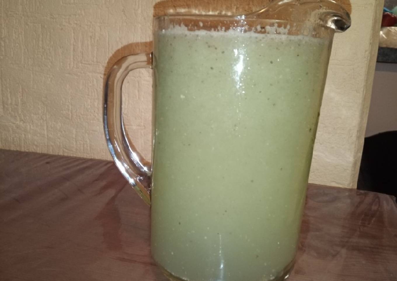 Agua de pepino con limón y chía