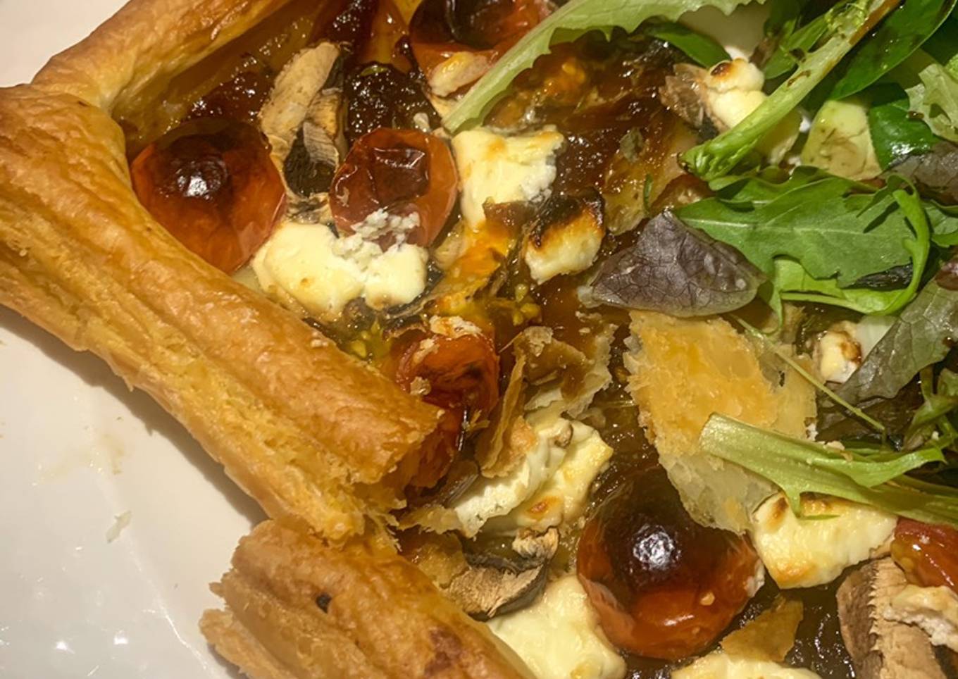 Goats cheese and red onion tart