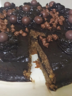ચોકલેટ કેક (Chocolate Cake Recipe In Gujarati) રેસીપી મુખ્ય ફોટો