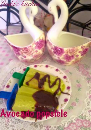 A picture of Chocolate avocado popsicles.