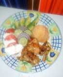 Pernil de pollo en salsa BBQ Chipotle, y ensalada caprese