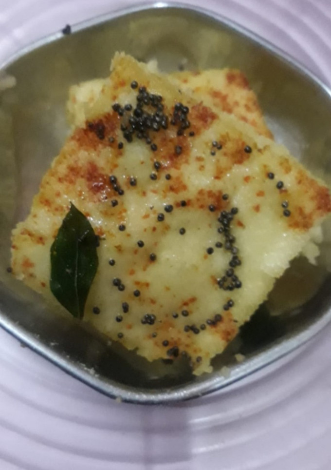 खमन ढोकला (khaman dhokla recipe in Hindi) रेसिपी मुख्य फोटो