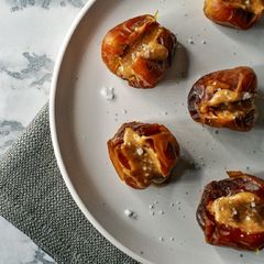 A picture of Dates Stuffed With Peanut Butter.