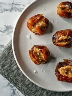 A picture of Dates Stuffed With Peanut Butter.