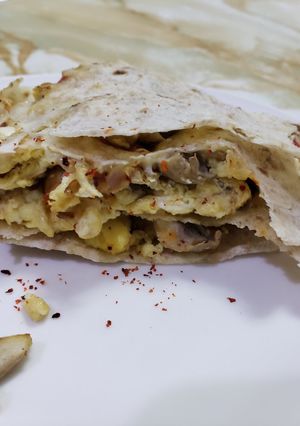 Una foto de Tortilla con champiñones y huevo