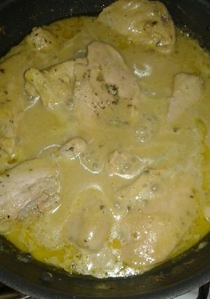 Una foto de Pollo con crema y mostaza