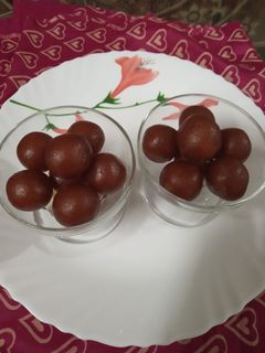 ப்ரட் ரவை ஜாமூன் (Bread Ravai Jamun Recipe in Tamil) செய்முறை முக்கிய புகைப்படம்