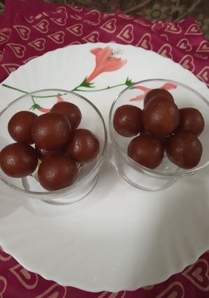 ப்ரட் ரவை ஜாமூன் (Bread Ravai Jamun Recipe in Tamil) செய்முறை முக்கிய புகைப்படம்