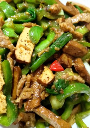 青椒肉絲炒豆干 的食譜成品照片