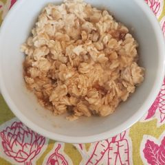 A picture of Oats and brown sugar.