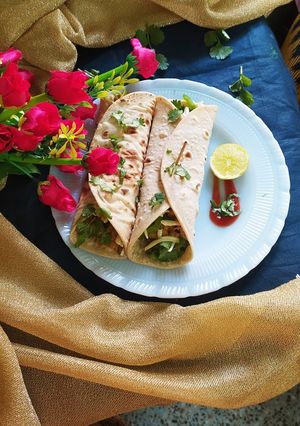 A picture of Aloo Roll.