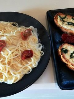 Una foto de Espagueti en salsa deliciosa
