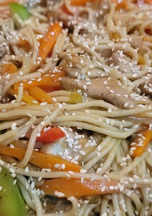 A picture of Chicken chowmein.