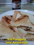 Sandwich Selai Apricot Keju