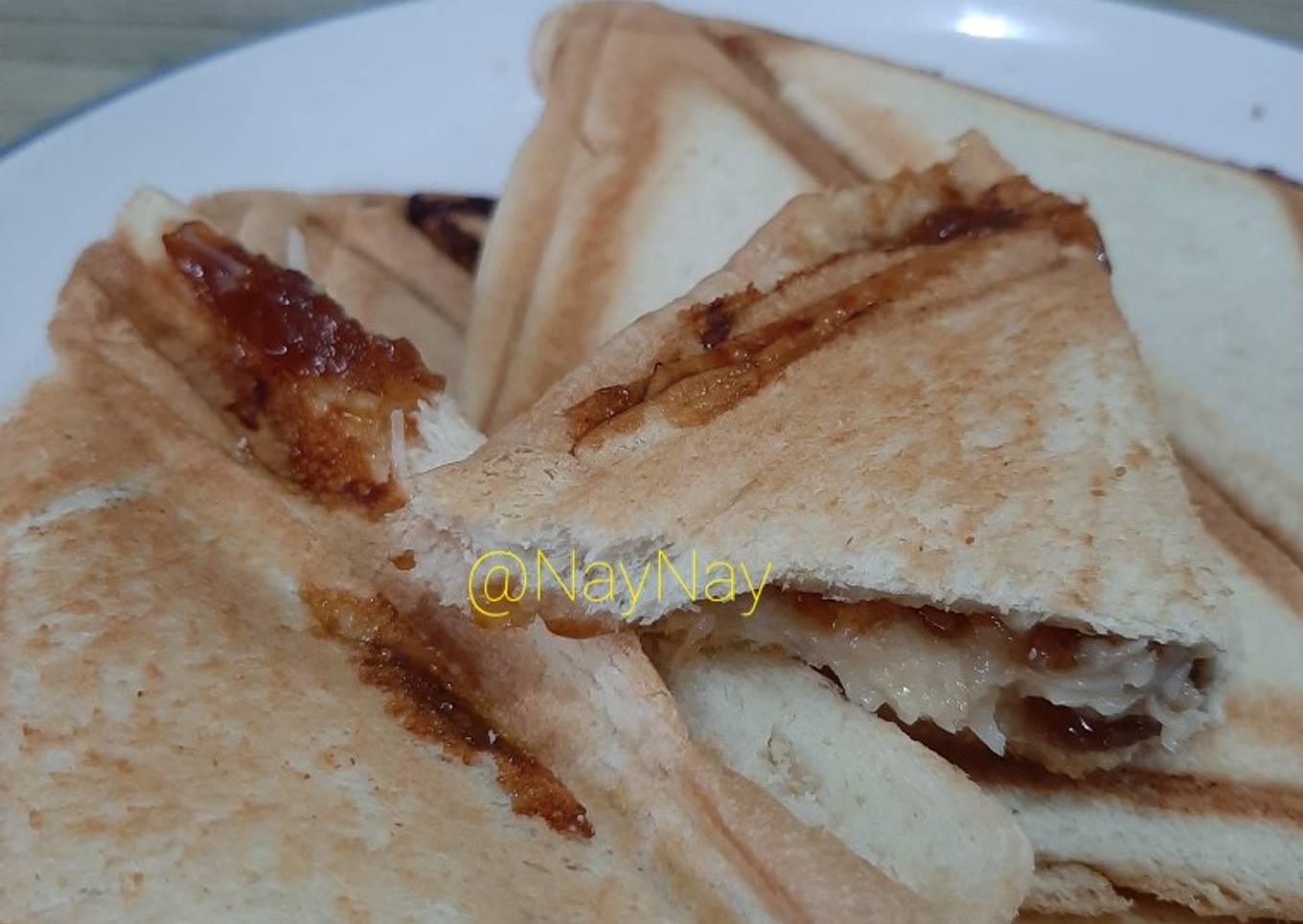 Sandwich Selai Apricot Keju